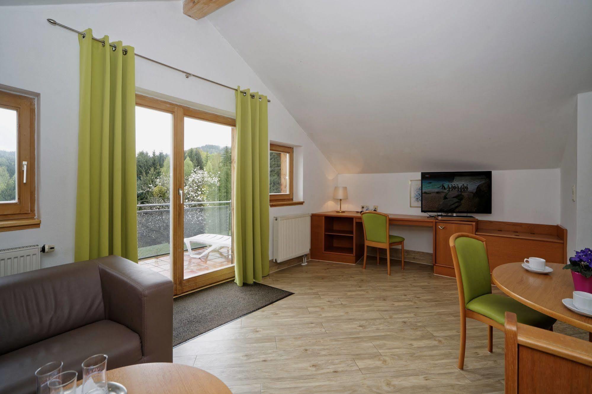 Village Hotel Bayerischer Wald Neukirchen  ภายนอก รูปภาพ
